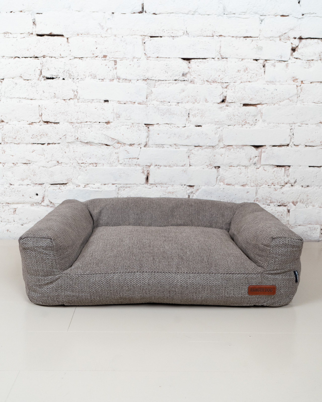 STUDIO kutyakanapé, barna