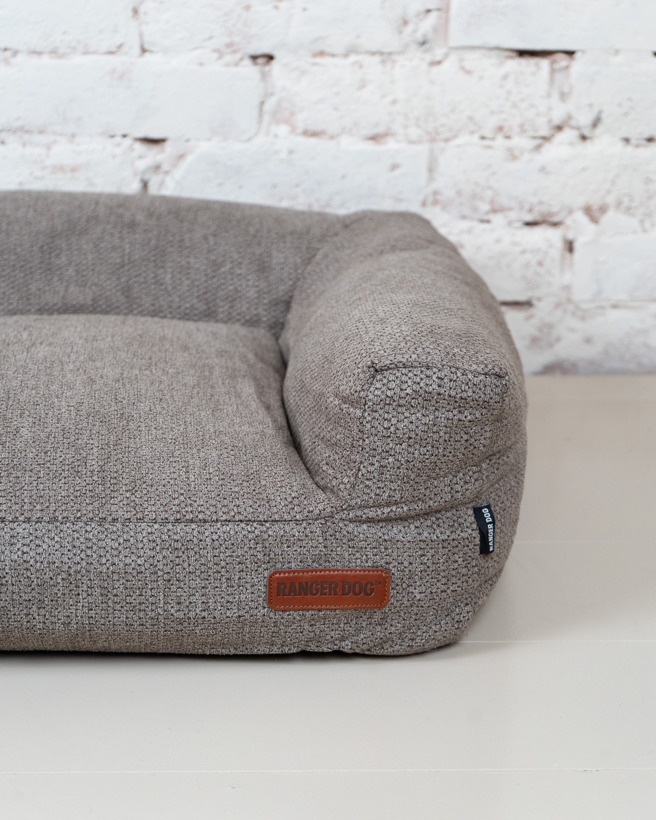 STUDIO kutyakanapé, barna