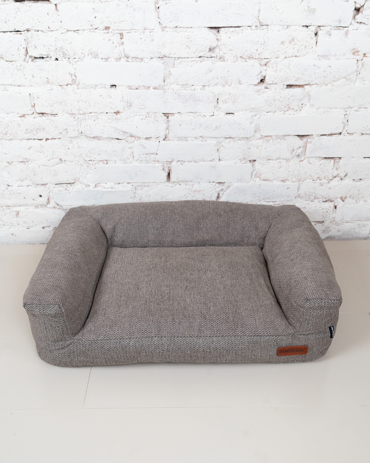 STUDIO kutyakanapé, barna