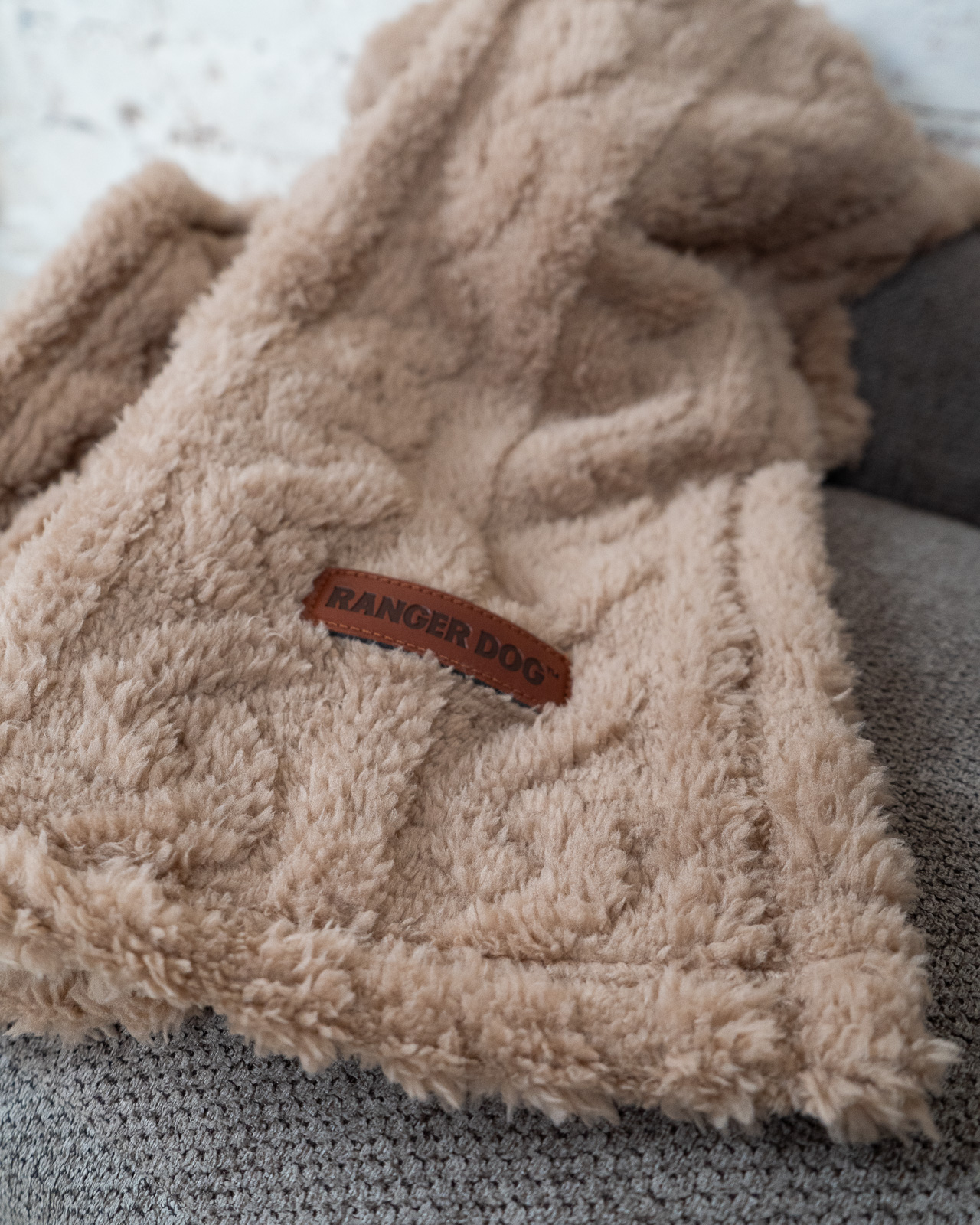 STUDIO kutyakanapé, barna