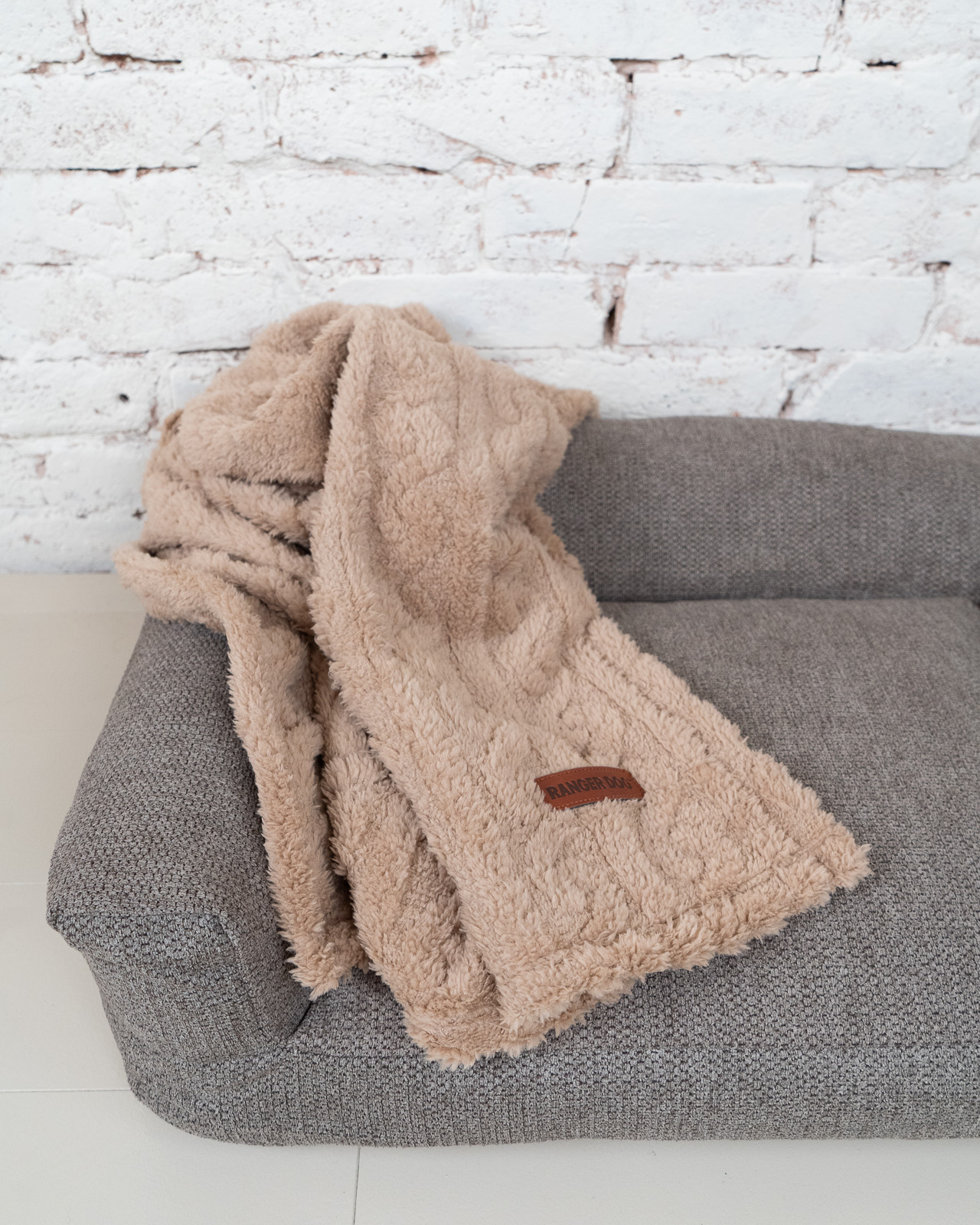 STUDIO kutyakanapé, barna